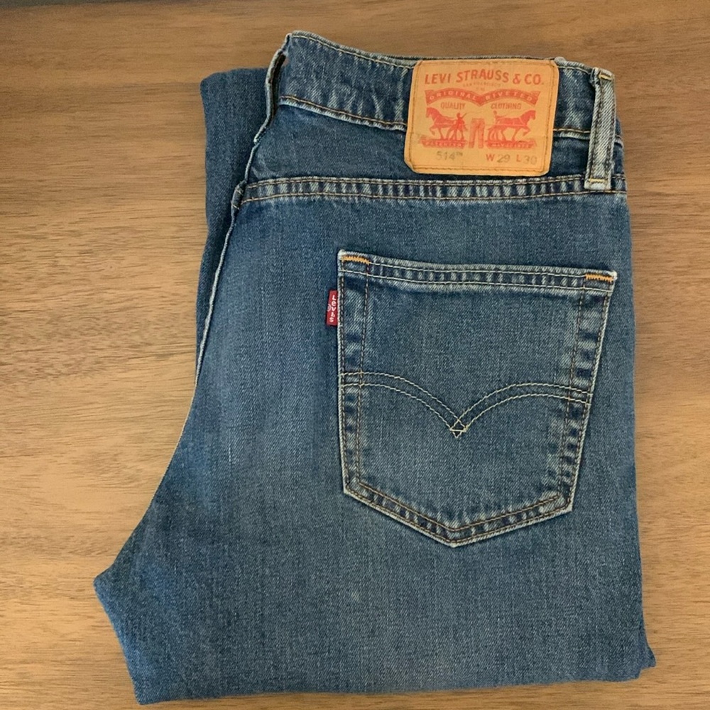 Levi’s 514 Medium Wash Jeans